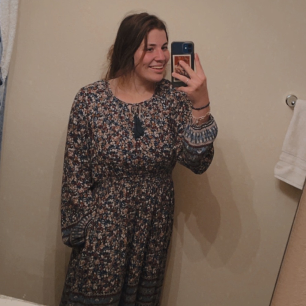 Meet your Posher, Hallie